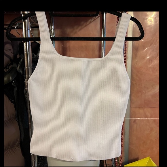 Aritzia sculpt tank, regular length, size medium - Picture 1 of 5